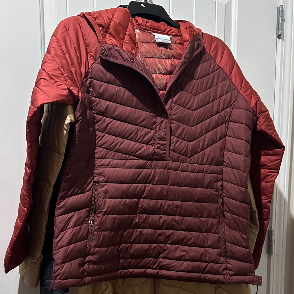 Columbia Women's Burgundy and Red Puffer Jacket